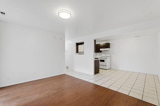 Beautiful 2-Bedroom Apartment in Millcreek – Peaceful Living Near Everything You Need