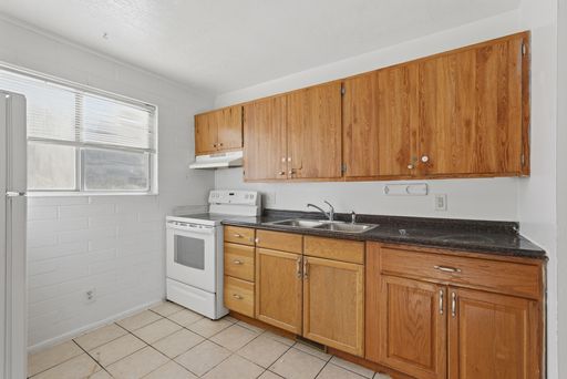 2 bedroom apartment close to WSU – photo 1