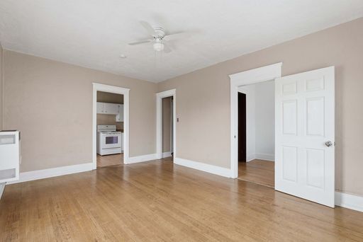 Cute 1 Bedroom in Historic Building