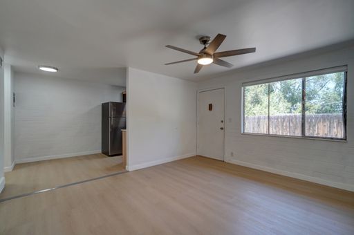 Upstairs 2-Bedroom Apartment with Stunning Views, Central AC, Pet-Friendly Policy & In-Unit Laundry in Salt Lake City – photo 1