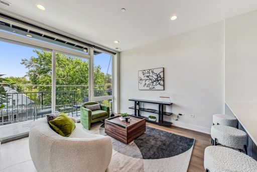 Luxury 2 Bed 2 Bath Apartment in New Building – photo 1