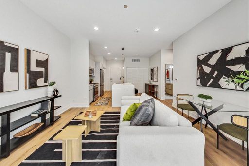 Spacious Luxury 3-Bedroom, 3-Bath Apartment at Low-Line Commons — Your Perfect Chicago Home! – photo 1