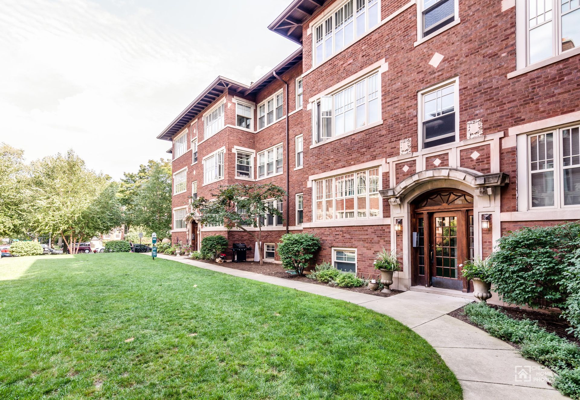 Evanston Apartment: 632 N Hinman Court