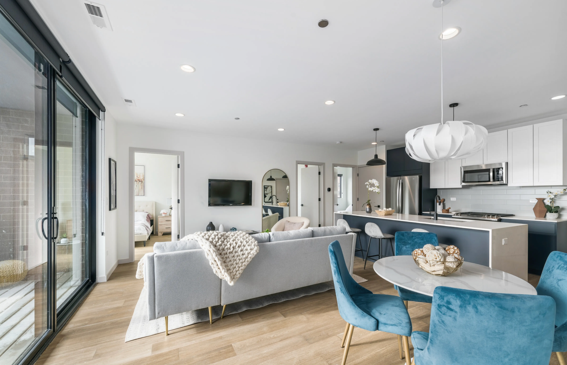 Chicago Apartment: 516 Arlington Place