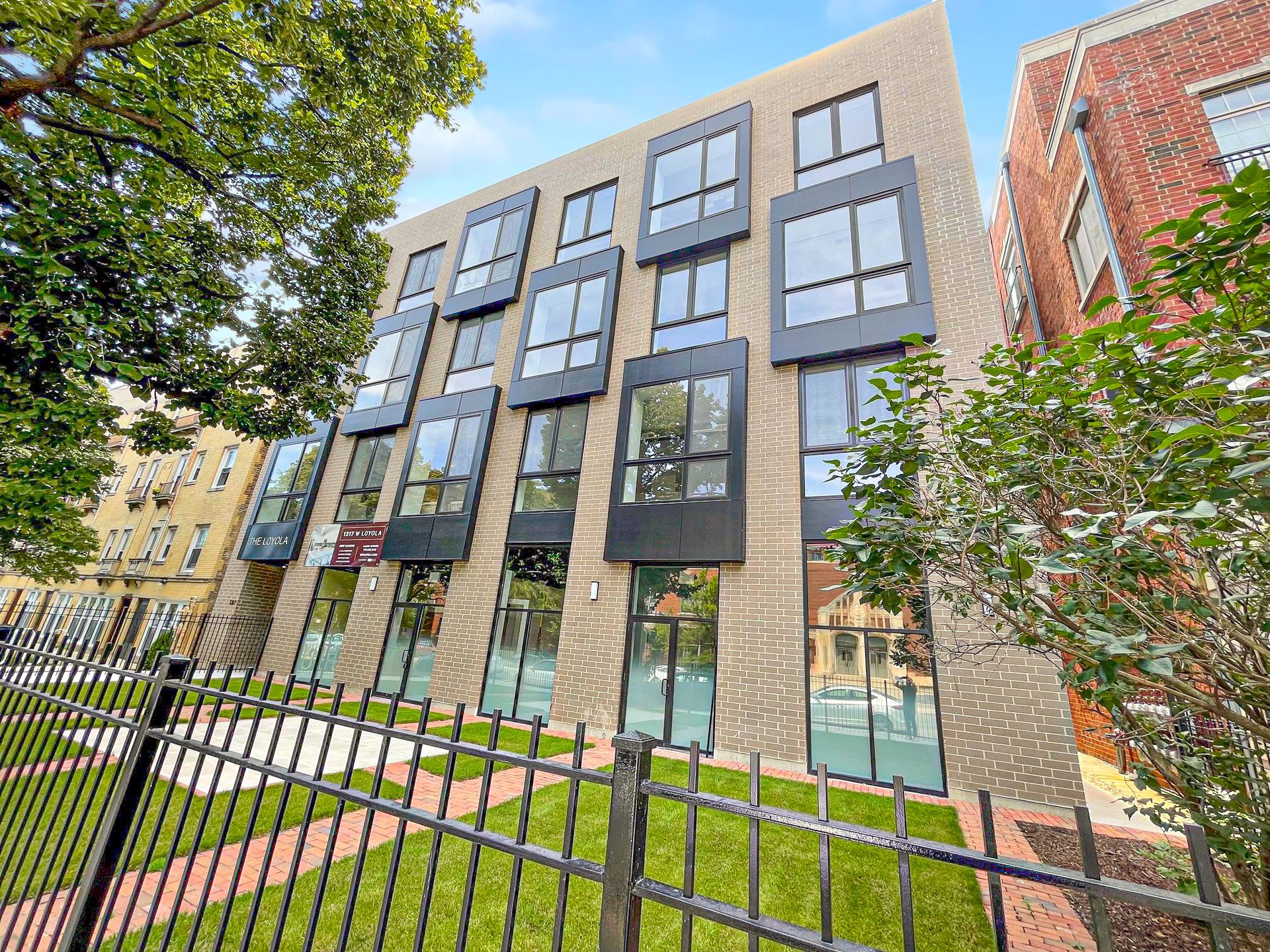 Chicago Apartment: 1317 W Loyola Ave