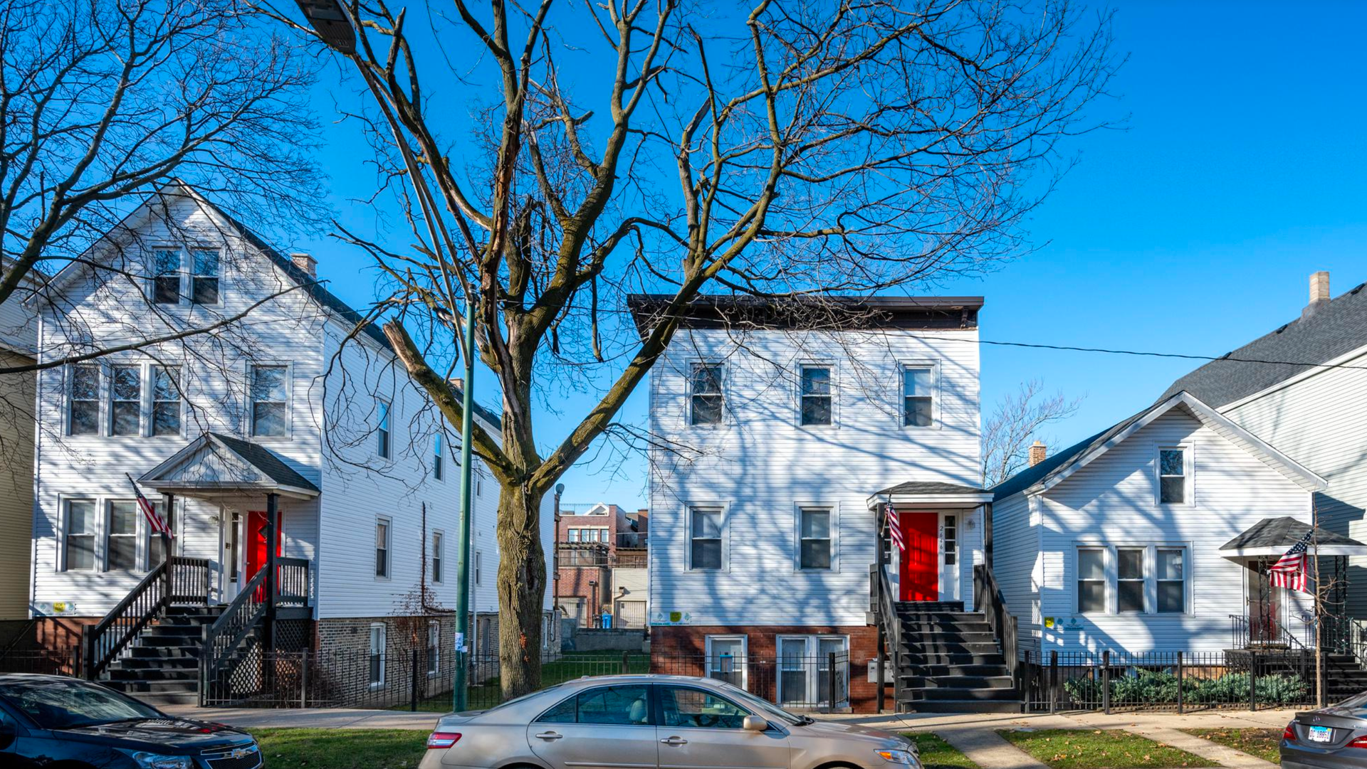 Chicago Apartment: 2642 North Marshfield Avenue