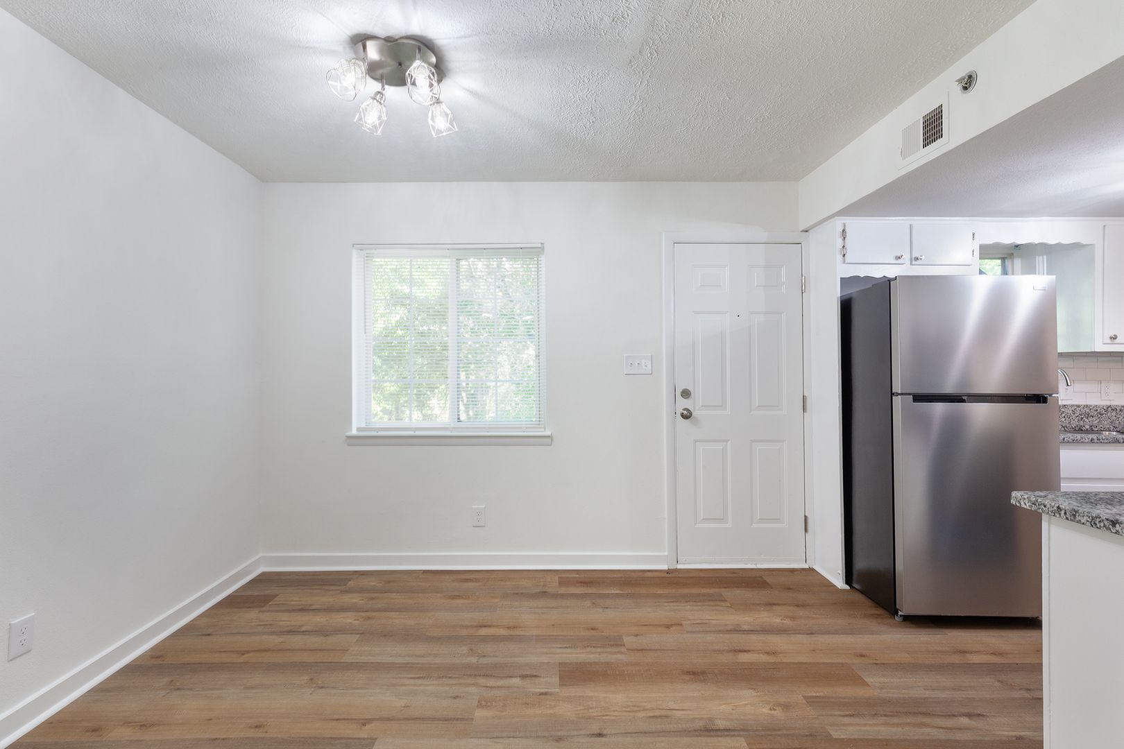 Beautiful, Fully Renovated 1bd/1ba Unit w/ Rear Deck in Ideal Smyrna Location! 6 of 12