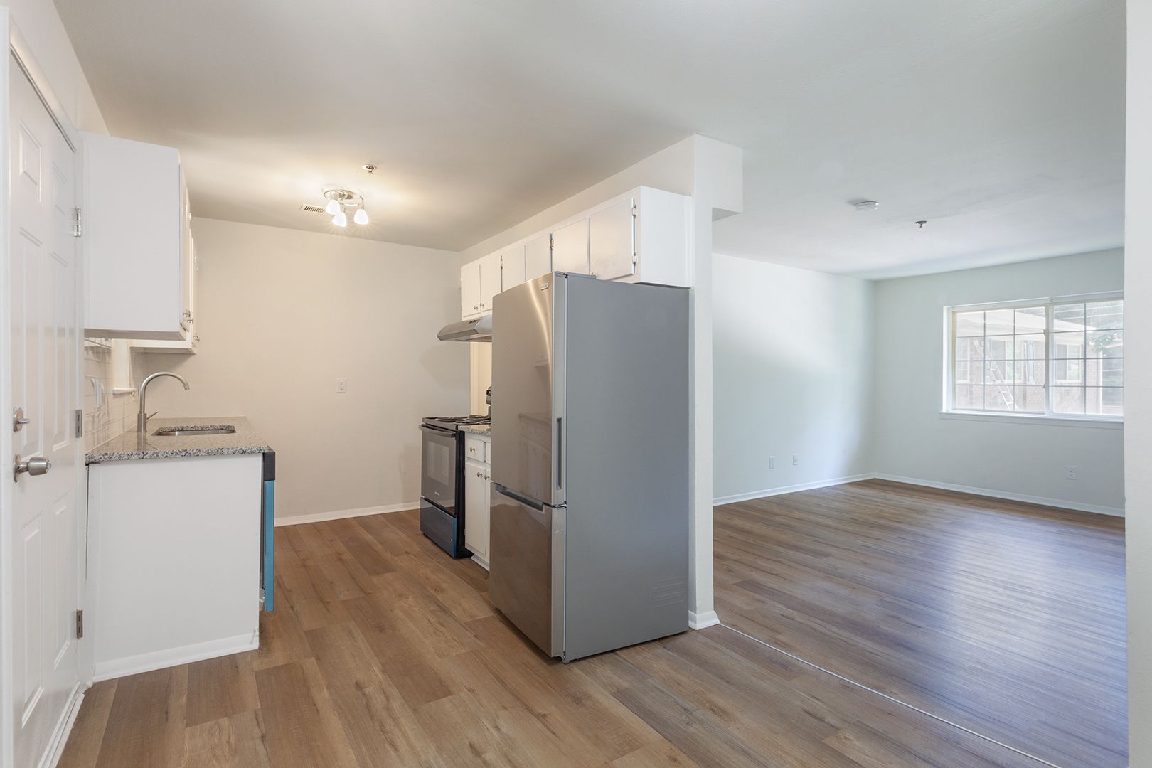 Beautiful, Fully Renovated 1bd/1ba Unit w/ Rear Deck in Ideal Smyrna Location! 9 of 12