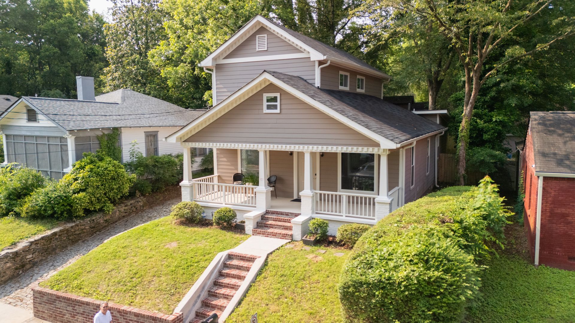 996 Palmetto Ave SW 2 of 12