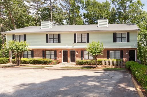 3bd/2.5ba Split Level Condo in Quiet Neighborhood!
