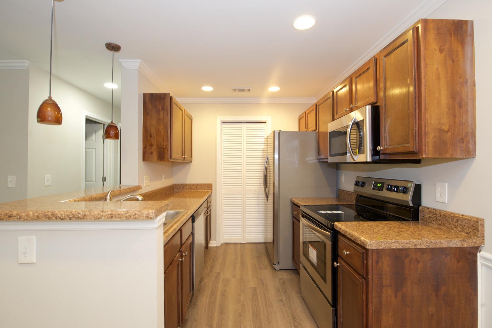 Roswell Apartment: 225 Warm Springs Circle