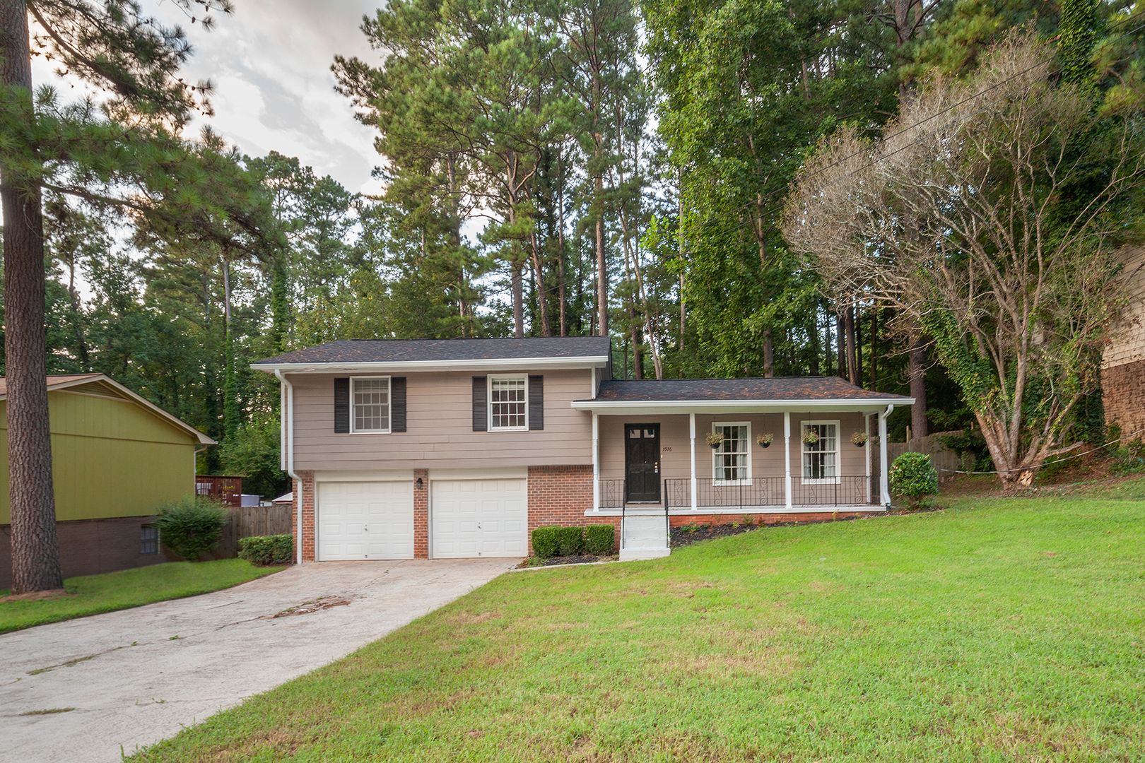 Decatur House: 3976 Wedgefield Cir.