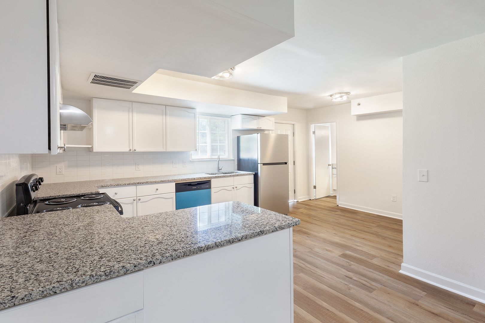 Beautiful, Fully Renovated 1bd/1ba Unit w/ Rear Deck in Ideal Smyrna Location! 6 of 12