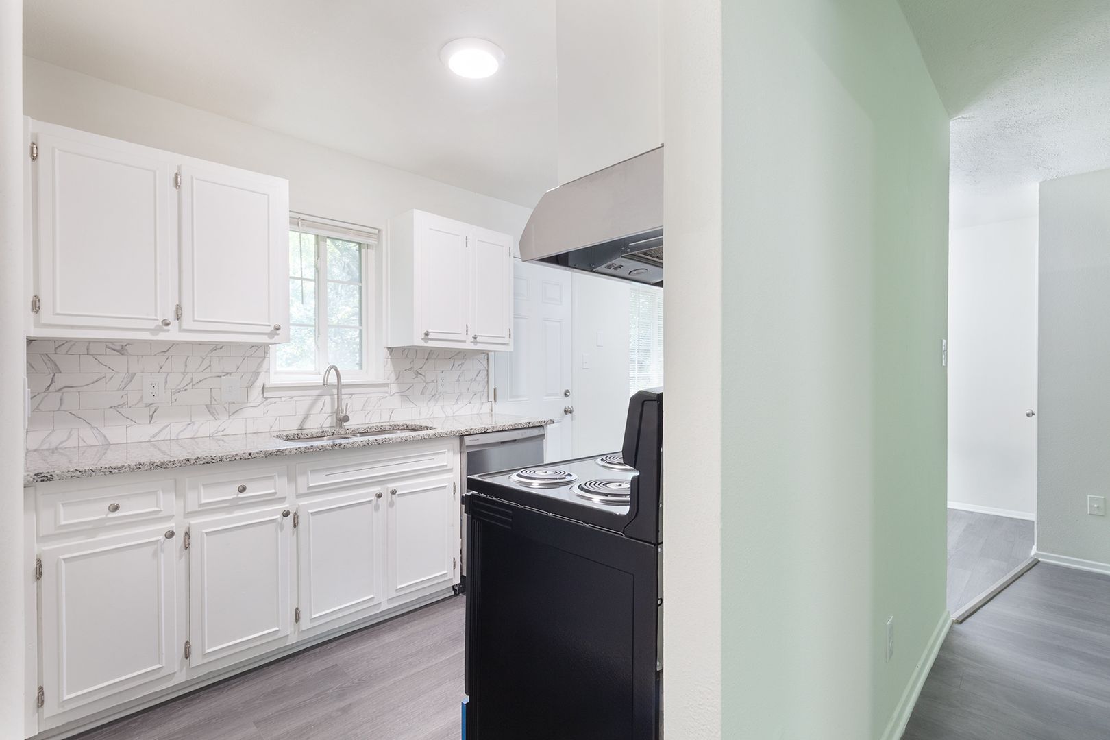 Beautiful, Fully Renovated 1bd/1ba Unit w/ Rear Deck in Ideal Smyrna Location! 8 of 12