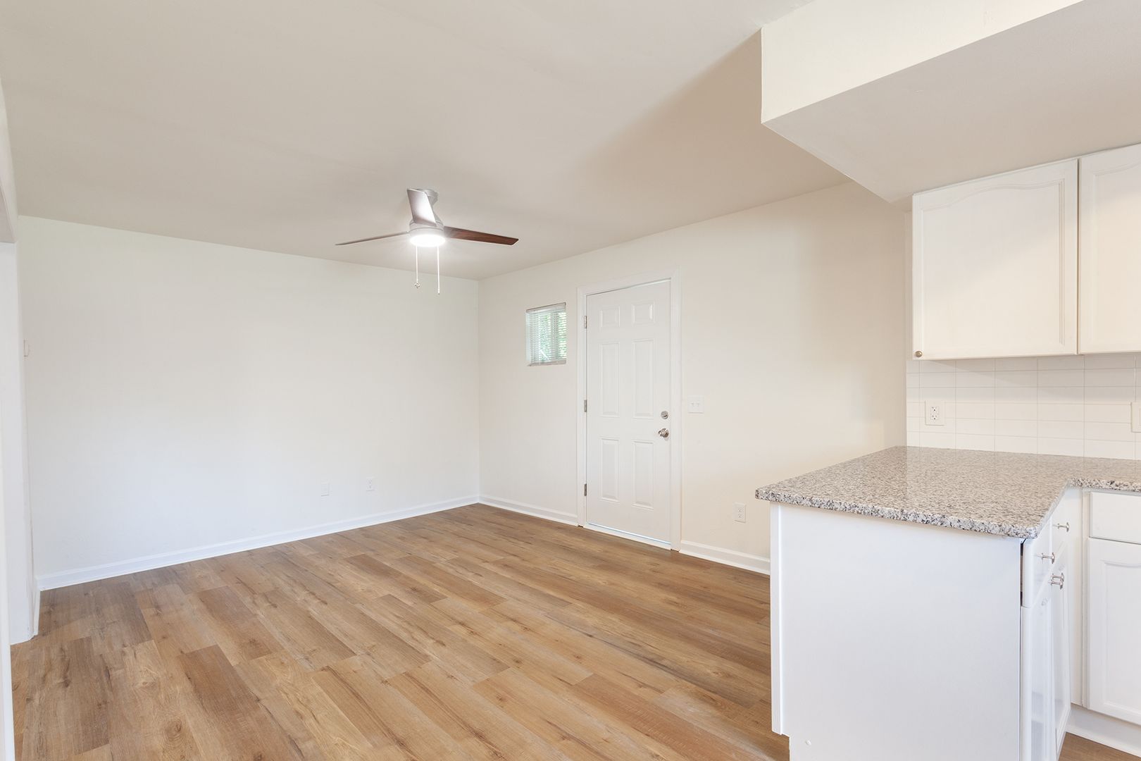 Beautiful, Fully Renovated 1bd/1ba Unit w/ Rear Deck in Ideal Smyrna Location! 9 of 12