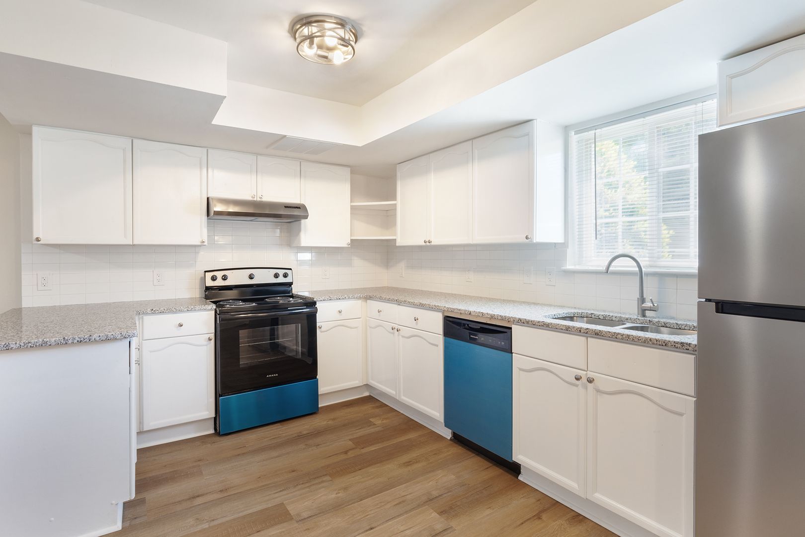 Beautiful, Fully Renovated 1bd/1ba Unit w/ Rear Deck in Ideal Smyrna Location! 3 of 12