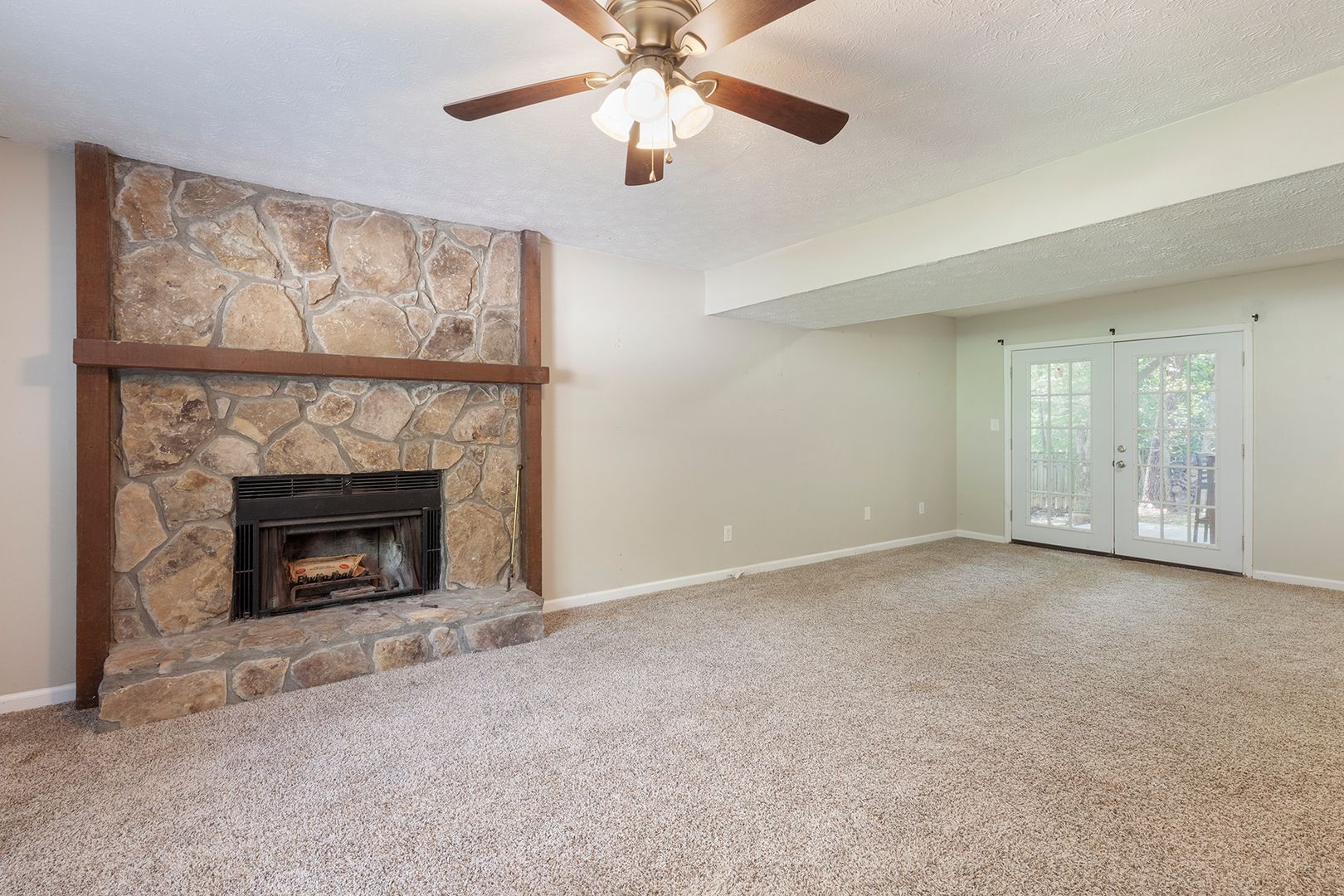 Roswell House: 9905 Lake Forest Way
