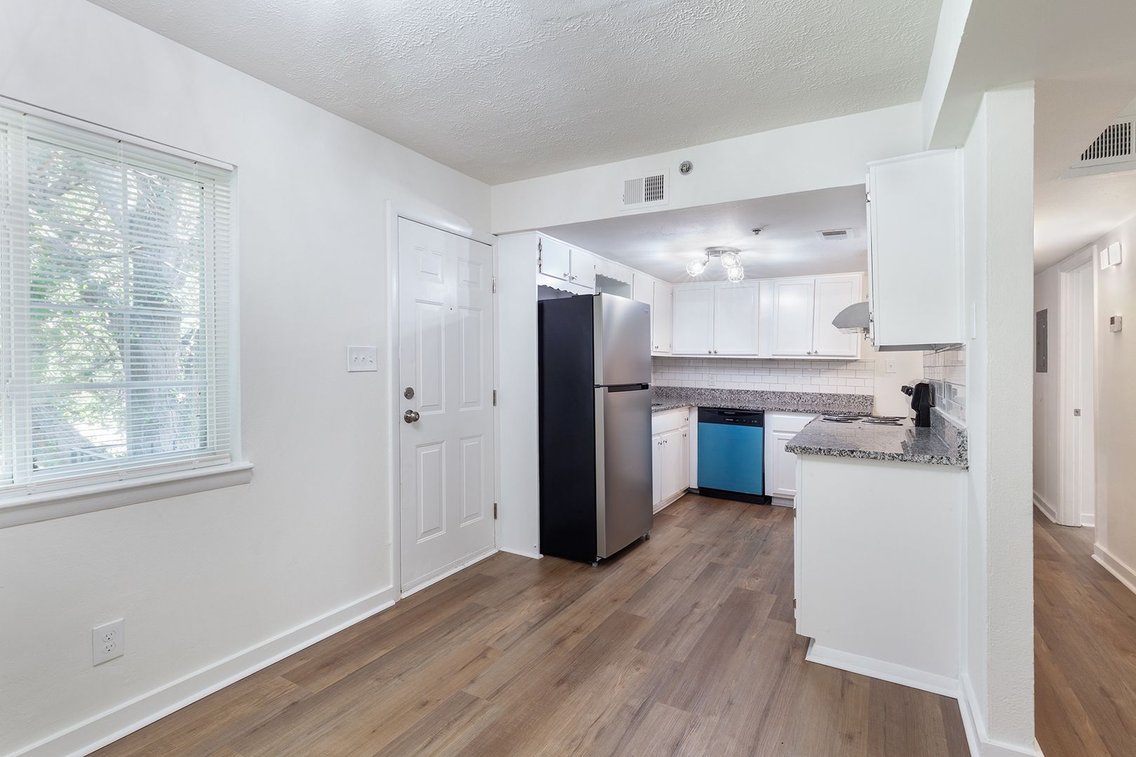 Beautiful, Fully Renovated 1bd/1ba Unit w/ Rear Deck in Ideal Smyrna Location! 7 of 12
