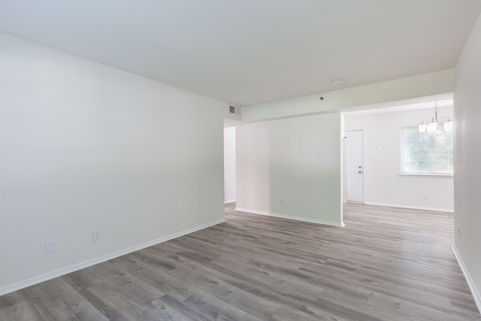 Beautiful, Fully Renovated 1bd/1ba Unit w/ Rear Deck in Ideal Smyrna Location! 10 of 12