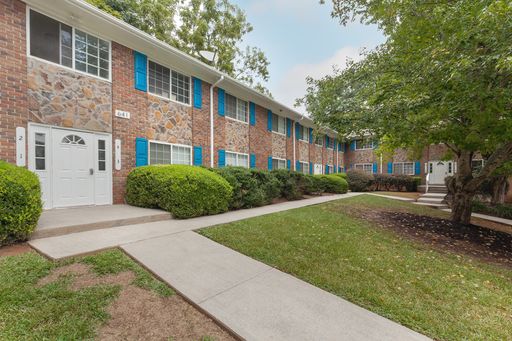Beautiful, Fully Renovated 1bd/1ba Unit w/ Rear Deck in Ideal Smyrna Location! – photo 1
