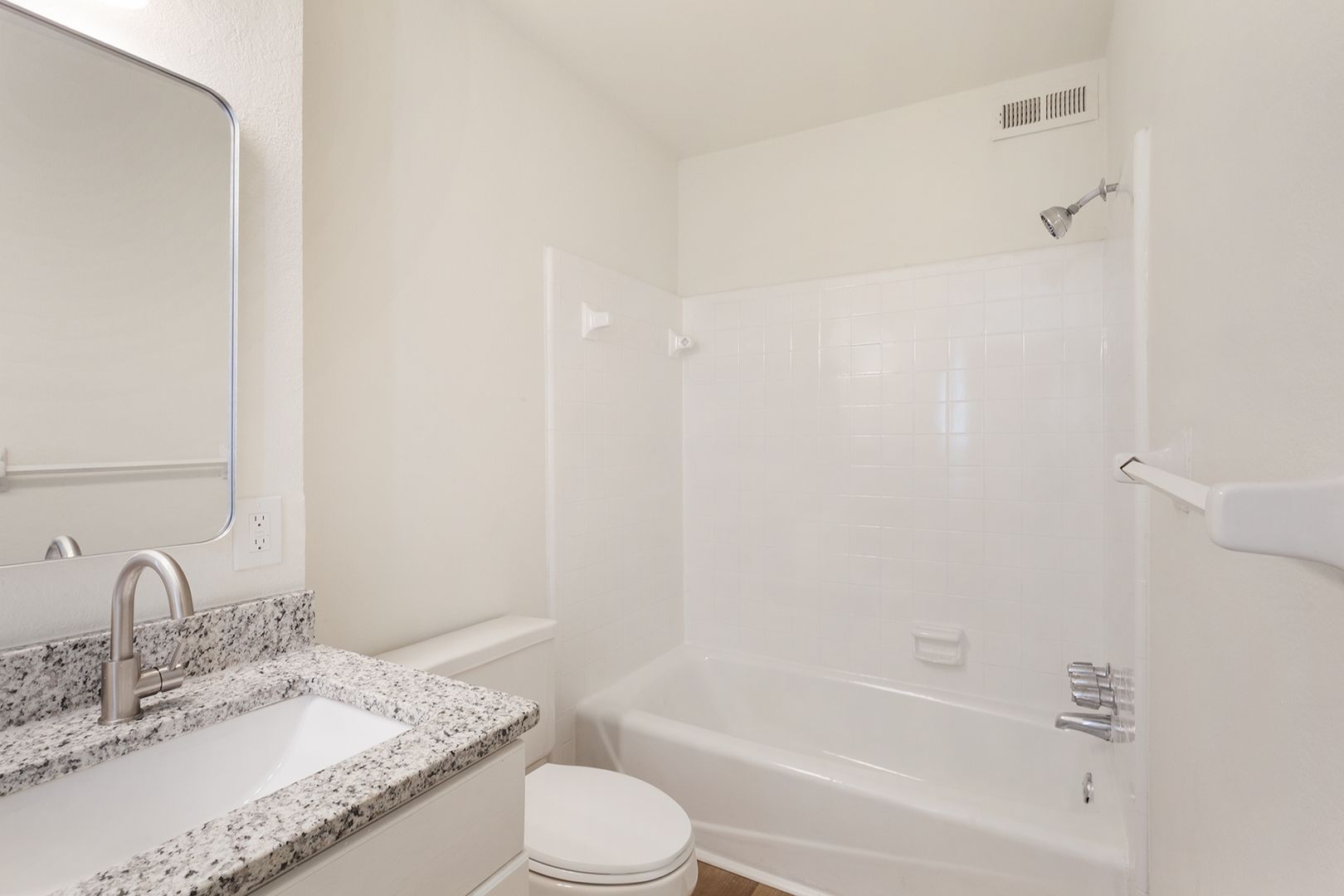 Beautiful, Fully Renovated 1bd/1ba Unit w/ Rear Deck in Ideal Smyrna Location! 8 of 12