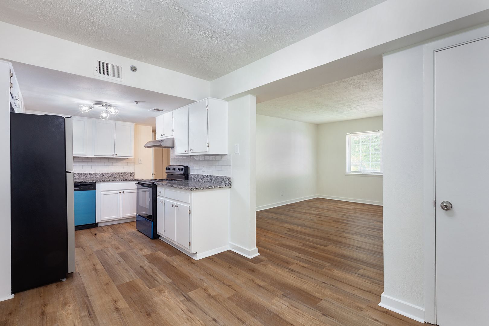Beautiful, Fully Renovated 1bd/1ba Unit w/ Rear Deck in Ideal Smyrna Location! 8 of 12