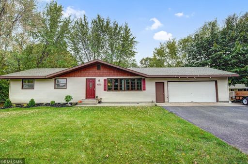 Spacious 4-Bedroom Family Home in Andover, MN