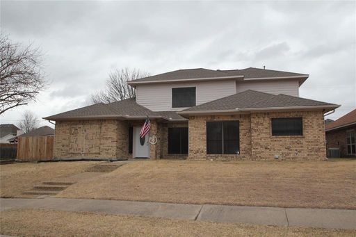 Spacious 5-Bedroom Family Home in Rowlett, TX - Great Schools, Large Lot, and Close to Amenities – photo 1