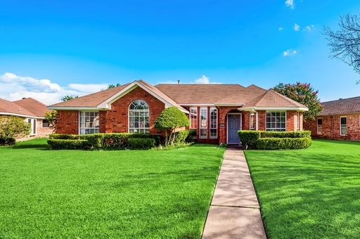 Family Haven in Mesquite: Spacious 4-Bedroom Home with Large Backyard at 1312 Greenfield Drive! – photo 1