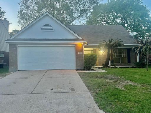 Inviting 3-Bedroom Family Home in Humble, TX - Perfect for Comfortable Family Living! – photo 1