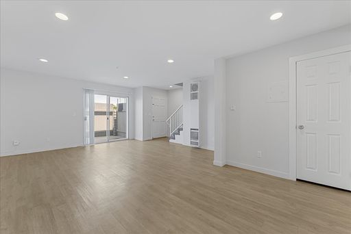 Beautiful Two Story Townhome Located In The Heart of Lawndale!