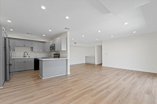 Gorgeous Encino Apartment!