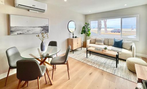 Incredible Beach Front Apartment In The Hear of Belmont Shore – photo 1