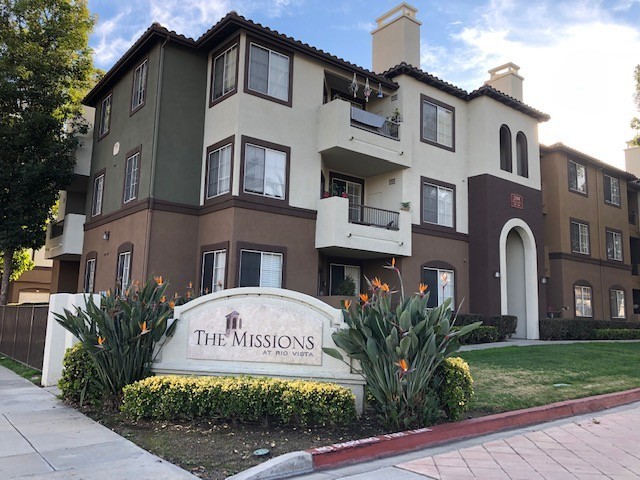 San Diego Condo: 2184 Gill Village Way #504