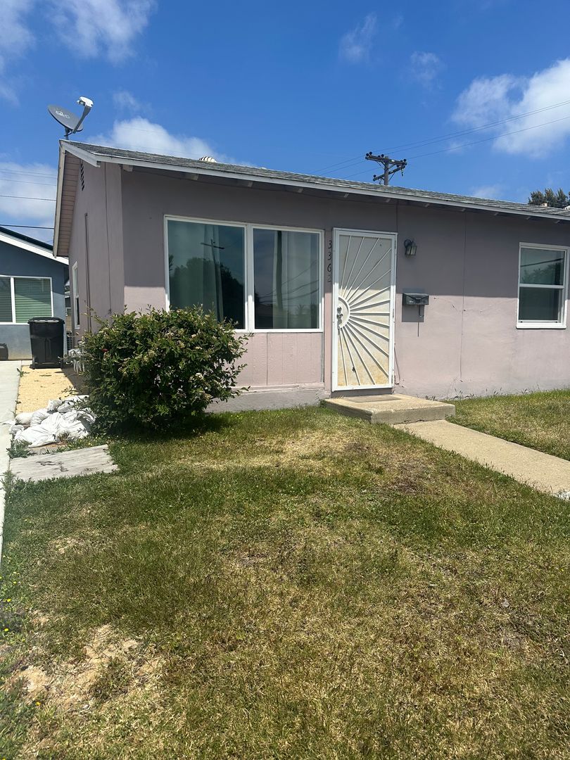 San Diego Apartment: 3360-3364 Luna Ave