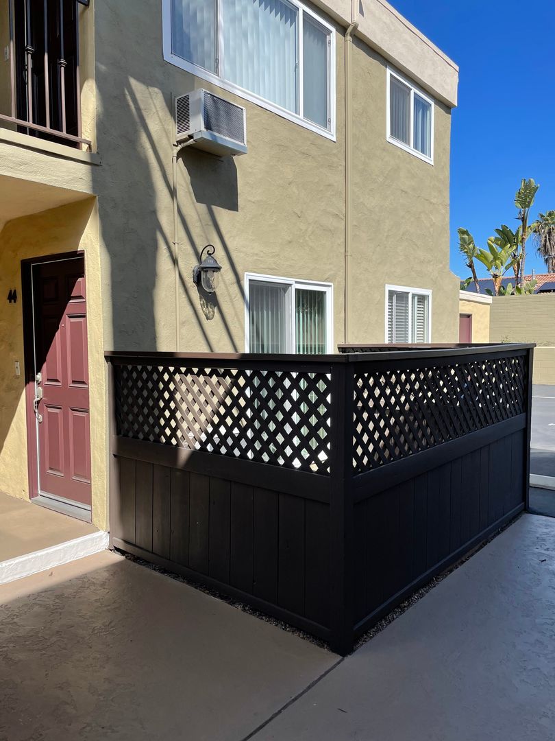 San Diego Condo: 6750 Beadnell Way #44