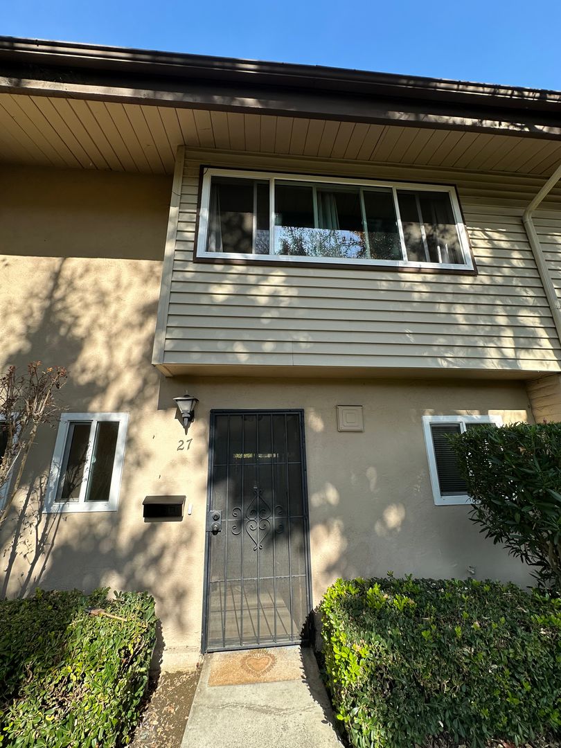 La Mesa Condo: 5931 Howell Dr #27