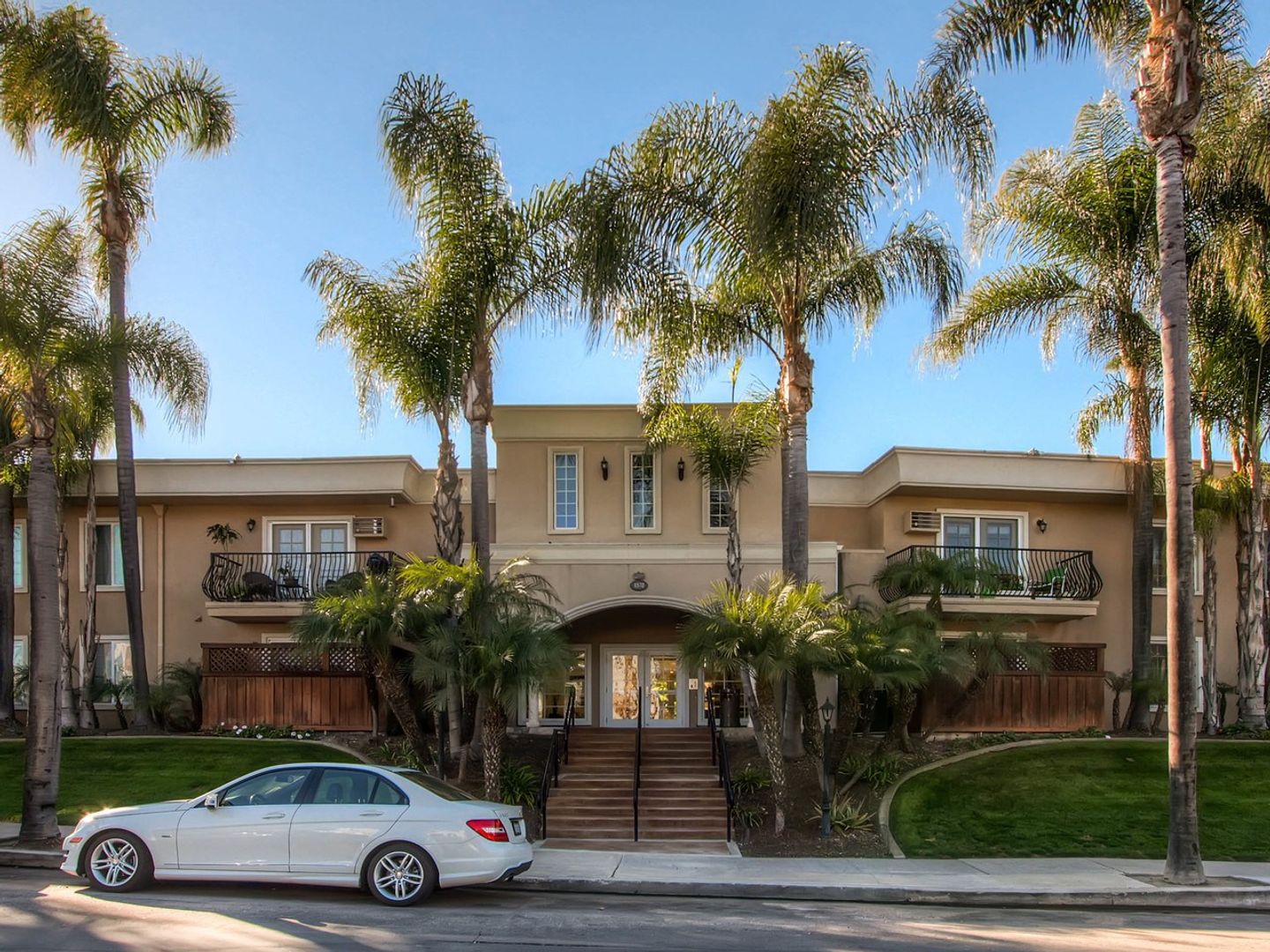 San Diego Condo: 4570 54th St #117