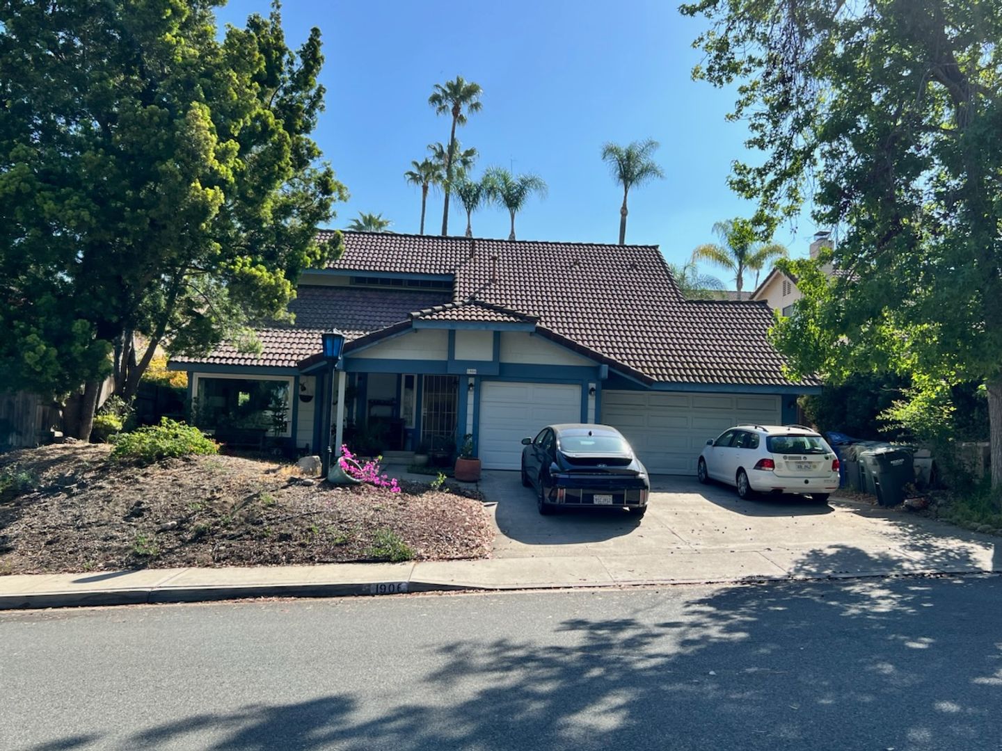 El Cajon House: 1906 Aspen Ln