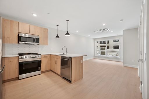 Now offering 2 months free! Perfect Brand New Construction 1 bedroom! On site parking and full amenity package! – photo 1
