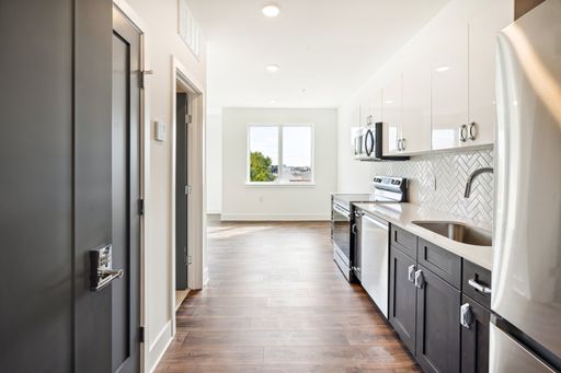 Spacious studio in the heart of Point Breeze. Now offering 2 months free! – photo 1