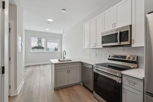Efficient one bedroom in the heart of NoLibs! Parking, Rooftop, Fitness, Workspace and More! Now offering 2 months free! – photo 1