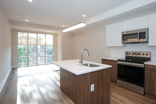 Now offering 2 months free!! Top Floor Spacious 2 Bed 2 Bath with private storage room and tons of amenities! – photo 1