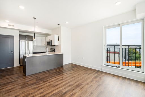 Bright and sunny 2 bed 2 bath in the heart of Point Breeze! Full amenity and appliance package - now offering 2 months free! – photo 1