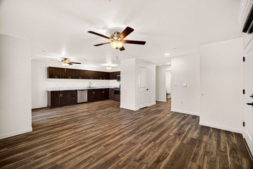 Newly Remodeled 2 bed, 1 bath Apartment!
