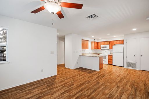 Amanda Place: Unleash Comfort in Our Trendy 2x1 Spaces AVAILABLE NOW! – photo 1
