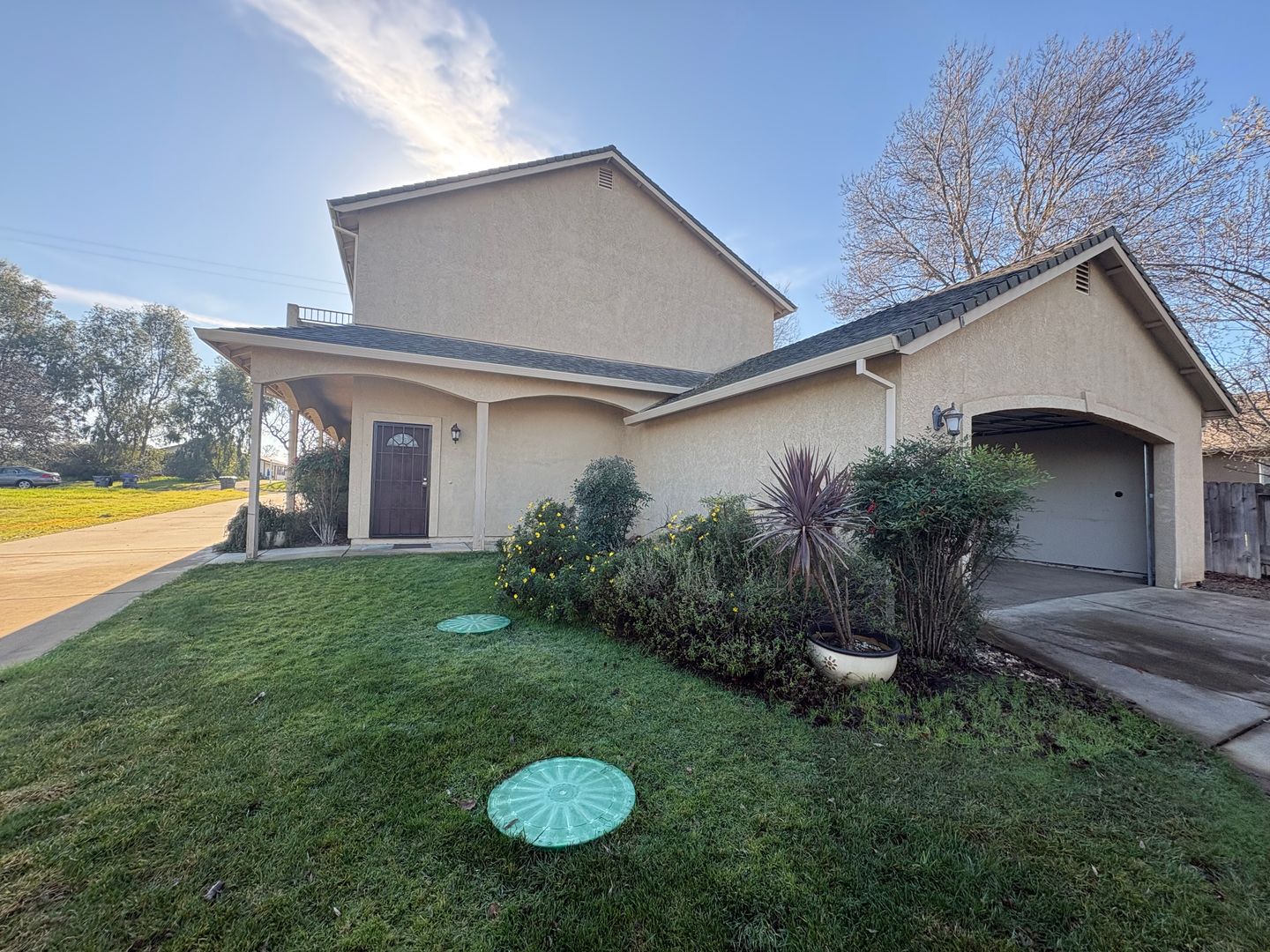 Cottonwood Apartment: 19745 & 19747 Brokeoff Mountain Pl.