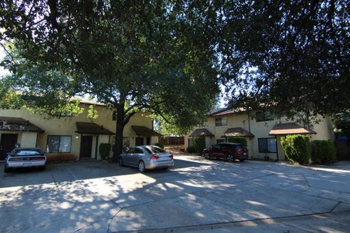 2 Bedroom Townhouse for Rent in Downtown Redding CA | Private Patio, Pet Friendly – photo 1