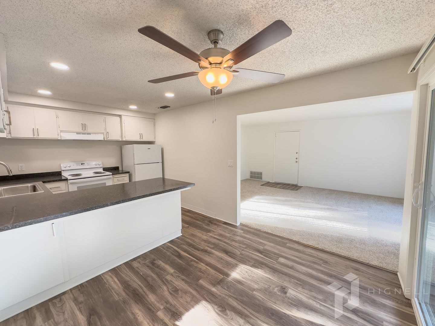 Sierra Manor Apartments 9 of 12