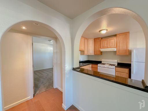 MOVE IN SPECIAL $300 off first months rent!!! 2 Bedroom Apartment for Rent in Orland CA | Hardwood Floors, On-Site Laundry